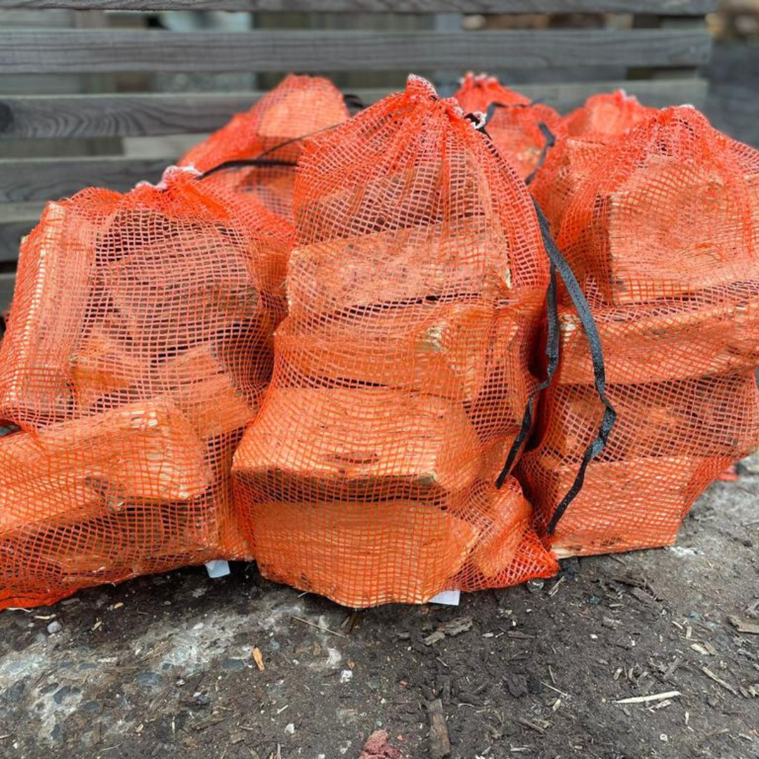 Netted Softwood Logs